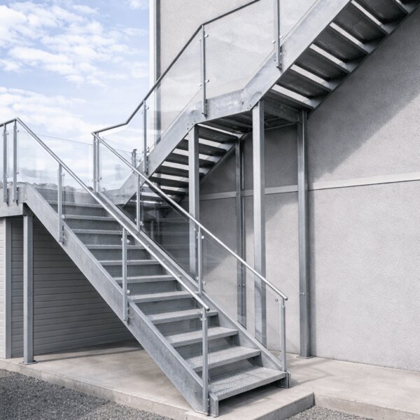 Sanayi yapıları için dış mekan galvanizli çelik merdiven sistemi