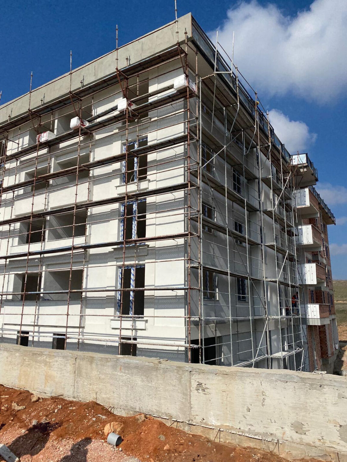 Betonarme bina inşaat aşaması – çok katlı konut yapısı ve betonarme yapı sistemi